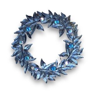 WEISS Vintage 1950s RARE
Aurora Borealis Rhinestone Wreath/Laurel Brooch/Signed